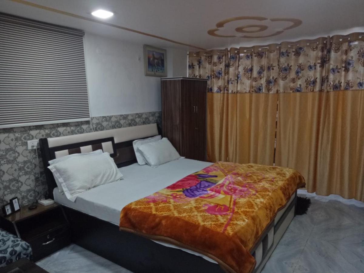 Traveller Guest House Váránasí Exteriér fotografie
